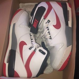 Nike air revolutions